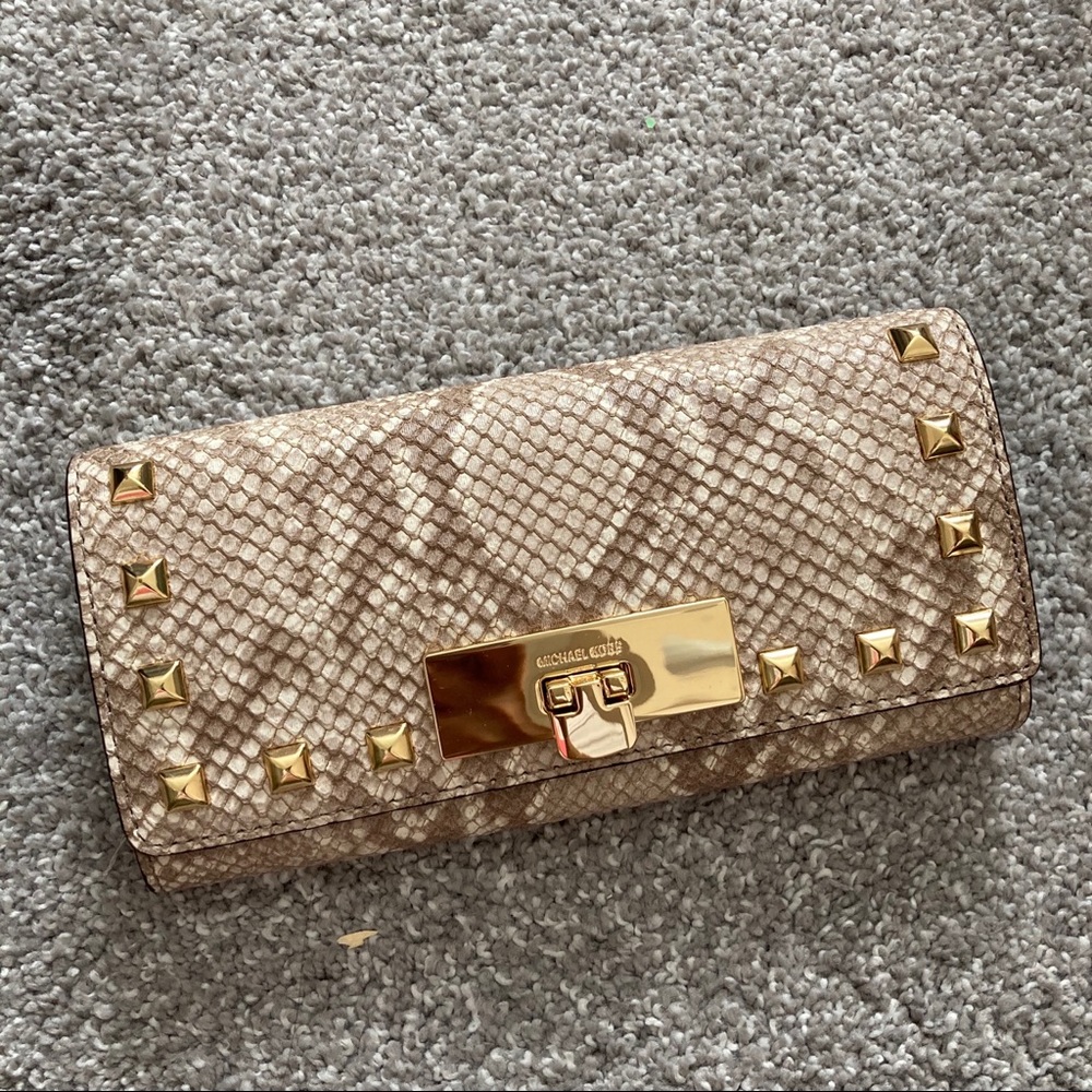 Michael Kors wallet NWT